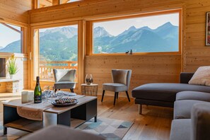 Televisie en een open haard