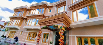 Sangaylay Palace