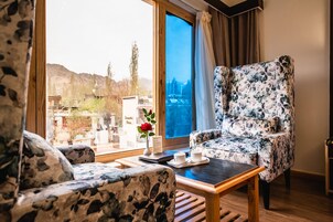 Minibar, wifi gratis y ropa de cama 