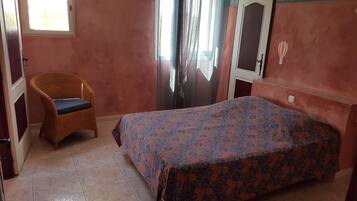 1 chambre, fer et planche Ă repasser, lit parapluie, Wi-Fi gratuit