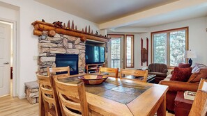 Smart TV, DVD player