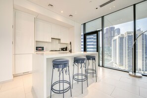 Réfrigérateur, micro-ondes, four, lave-vaisselle