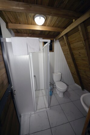 淋浴设施、大花洒淋浴喷��头、毛巾