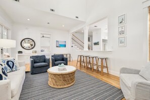 TV - Book the Holidays! Lemon Tree - Beautiful Seaside Home! 4 Adult Bikes! (Santa Rosa Beach)