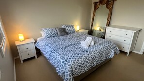 3 عدّة غرف نوم وواي فاي مجانًا وملاءات أسرّة