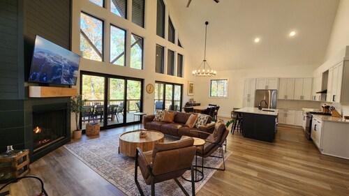 BEAUTIFUL Newly Built Retreat w/Private Marina Boat Slip at Upper Lake Keowee!!!