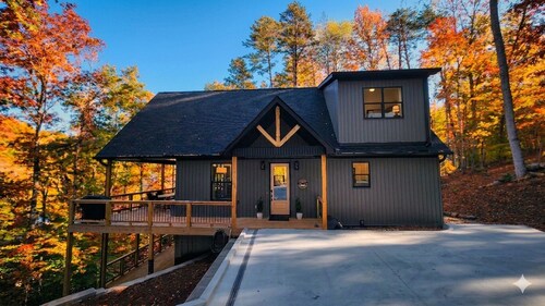 BEAUTIFUL Newly Built Retreat w/Private Marina Boat Slip at Upper Lake Keowee!!!