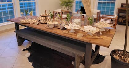 Historic, renovated farmhouse on 30acre farm, gardens, animals, on-site dinners.