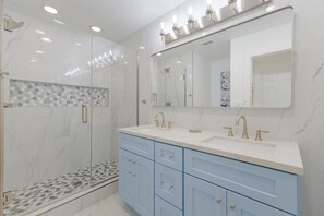 Casa, 3 habitaciones | Baño | Toallas