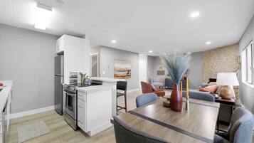 Kondominium, 2 kamar tidur | Dapur pribadi | Lemari es, oven, mesin pembuat kopi/teh, dan pemanggang roti