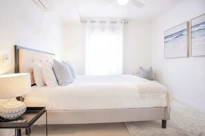 3 bedrooms, iron/ironing board, travel crib, WiFi - Modern Seaside Oasis in Kings Beach (Kings Beach)