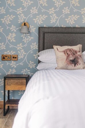 Double Room | Individually decorated, individually furnished, free WiFi - The Blind Bull (Buxton)