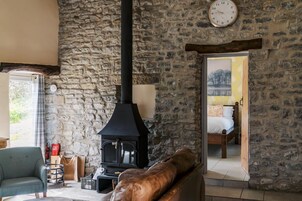 Cottage | Individually decorated, individually furnished, free WiFi