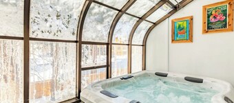 Stay at Driftwood Escape! Updated condo close to town w/new private spa!