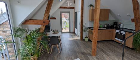 Fridge, stovetop, coffee/tea maker, electric kettle