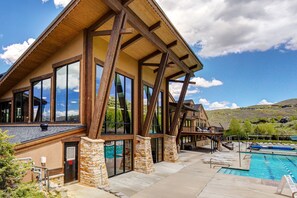 Exterior - Moose Mgmt at Prospector 924: 2 QueenBeds-Pool & HotTub Access-Parking-Fireplace (Park City)