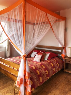 3 dormitorios, tabla de planchar con plancha, wifi gratis y ropa de cama