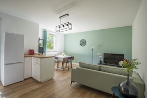 Living area - T4 at the foot of the ramparts - Free parking (Avignon)