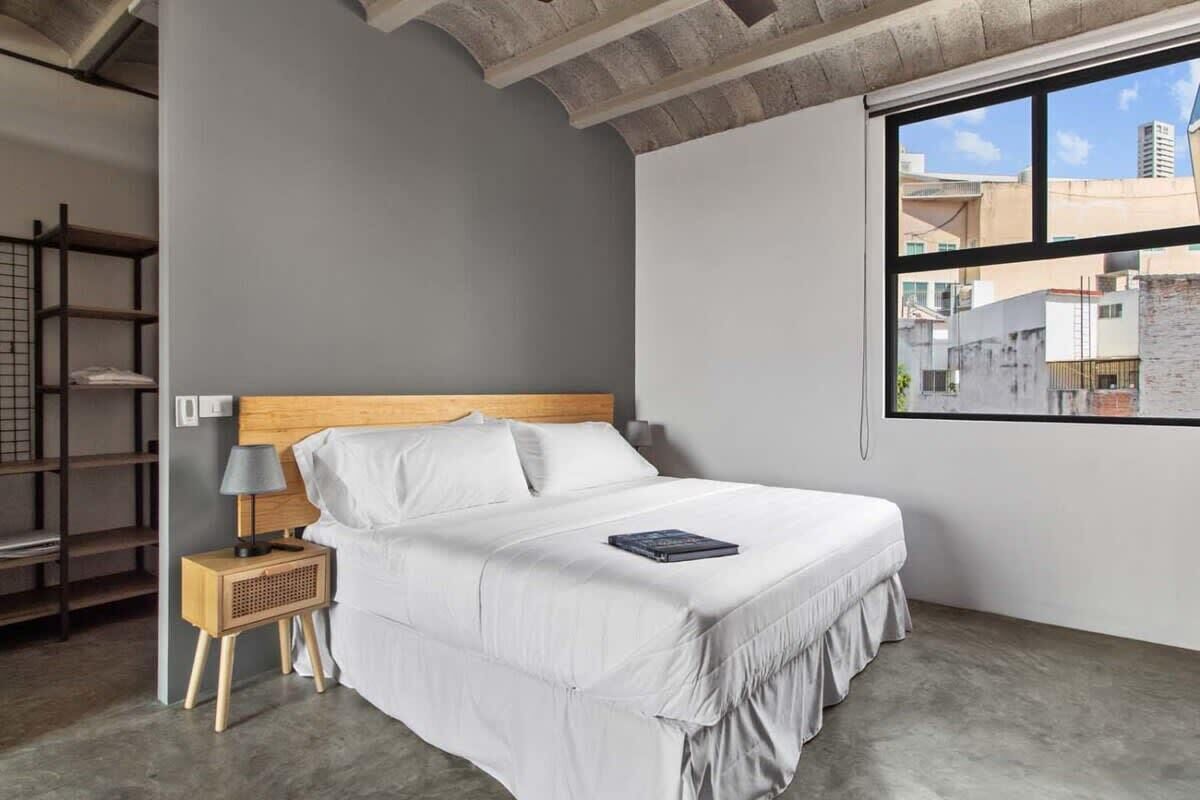 1 間睡房、書桌、熨斗/熨衫板、Wi-Fi