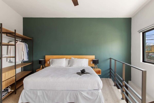 1 sovrum, skrivbord, strykjärn/strykbräda och wi-fi