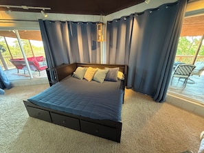 3 bedrooms, desk, iron/ironing board, free WiFi
