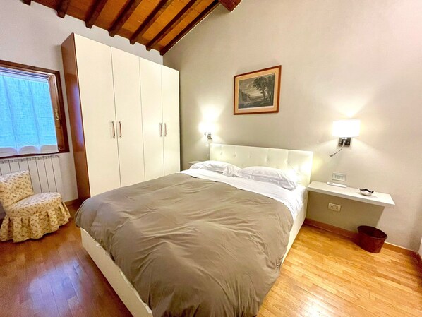 2 Schlafzimmer, Zimmersafe, kostenloses WLAN, Bettwäsche