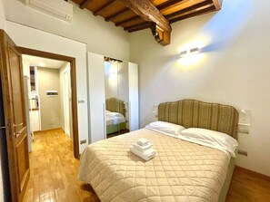 2 Schlafzimmer, Zimmersafe, kostenloses WLAN, Bettwäsche