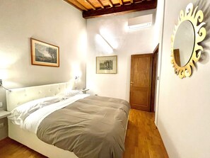 2 bedrooms, in-room safe, free WiFi, bed sheets