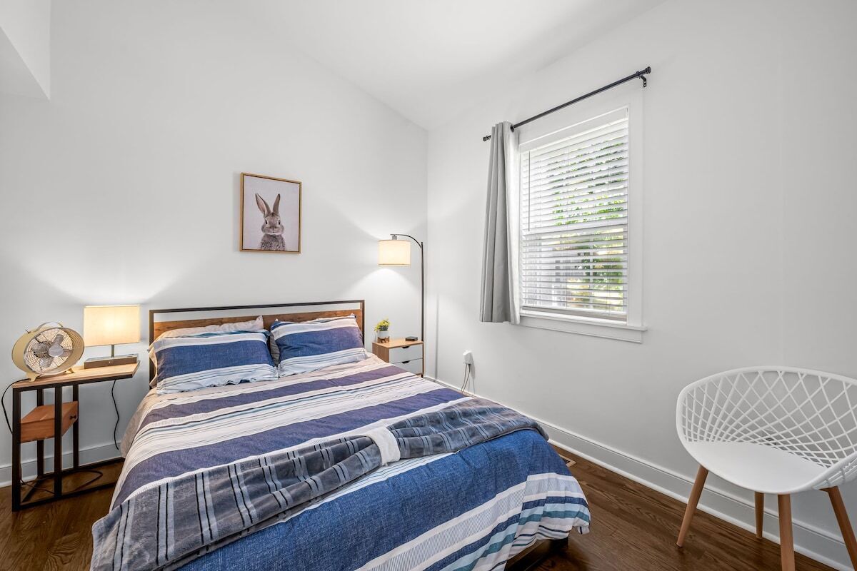 2 bedrooms, iron/ironing board, travel crib, WiFi (free)