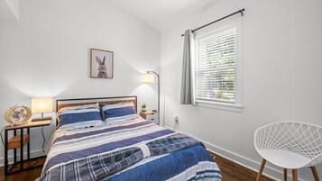 2 bedrooms, iron/ironing board, travel crib, WiFi (free)