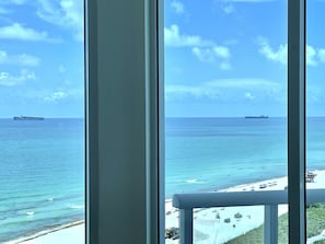 Interior - Amazing Beachfront Property. Oceanfront views. (Miami)