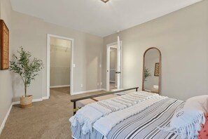 4 Schlafzimmer, Schreibtisch, WLAN, Bettwäsche
