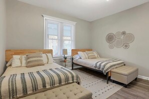 4 bedrooms, desk, WiFi, bed sheets
