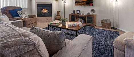 TV, peis og kontorer