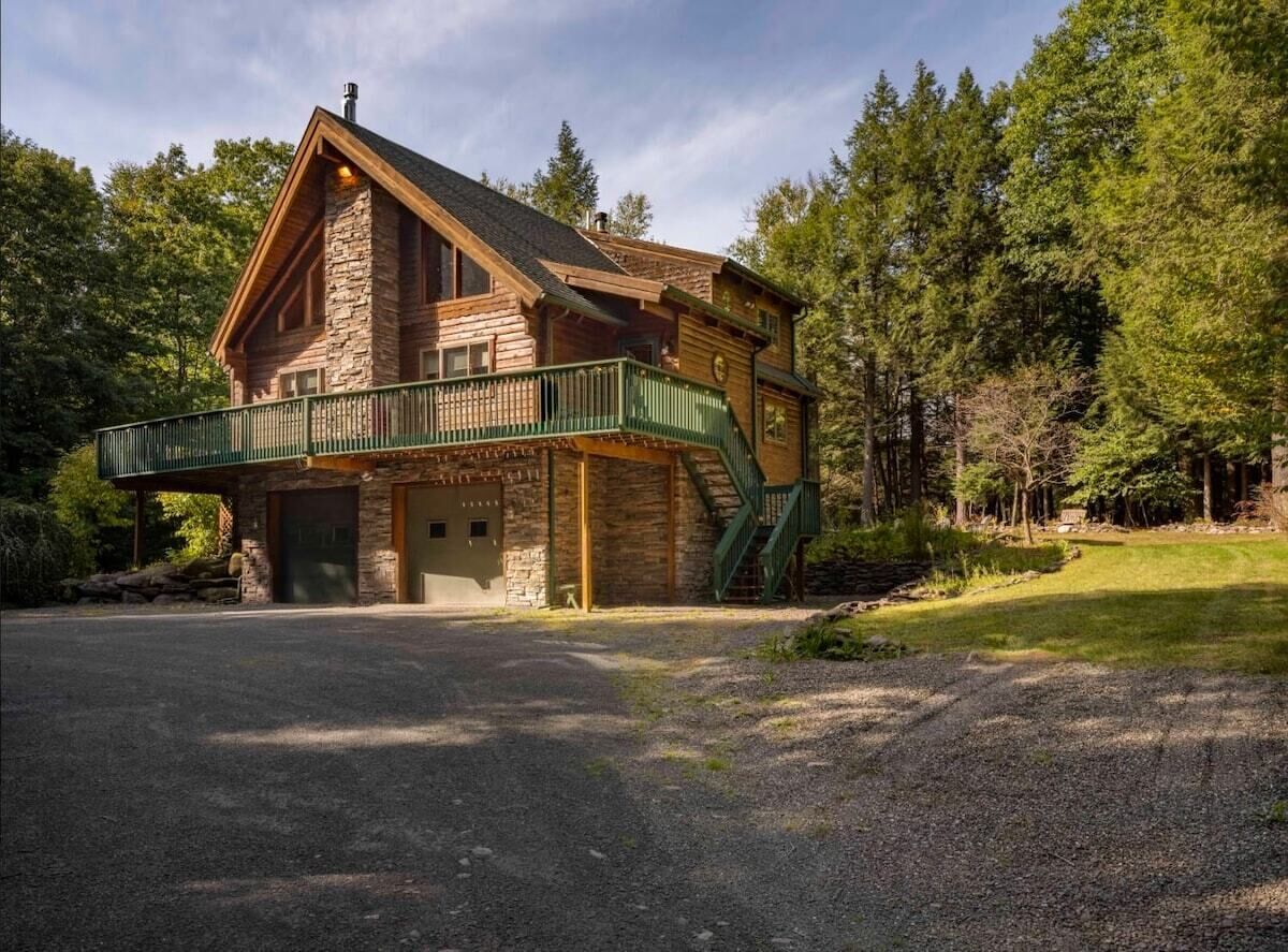 Private Cabin with a Hot Tub and Fire Pit
