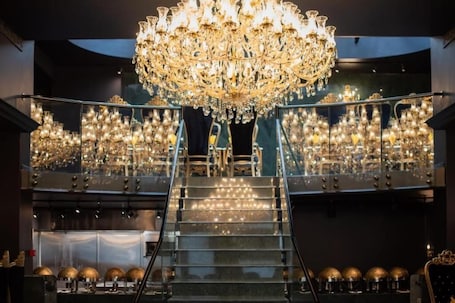 Restaurant. La Bourse Hotel