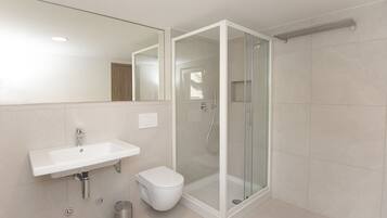 Shower, towels