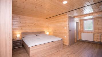 Bàn, truy cập Internet không dây miễn phí, bộ trải giường