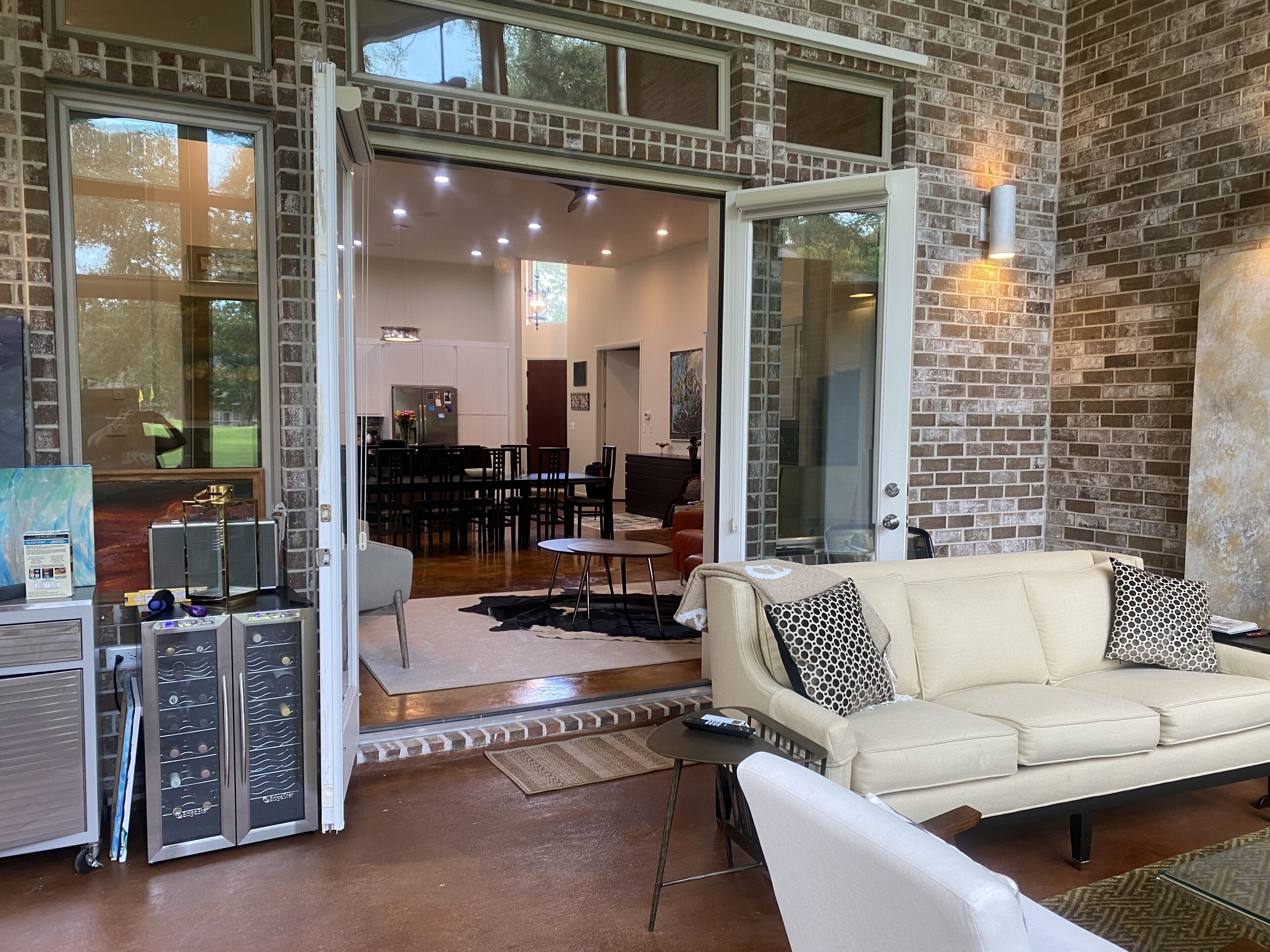 Smart TV, fireplace, DVD player, books