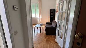 City Apartment | Living area - The Cardinal (Florence)