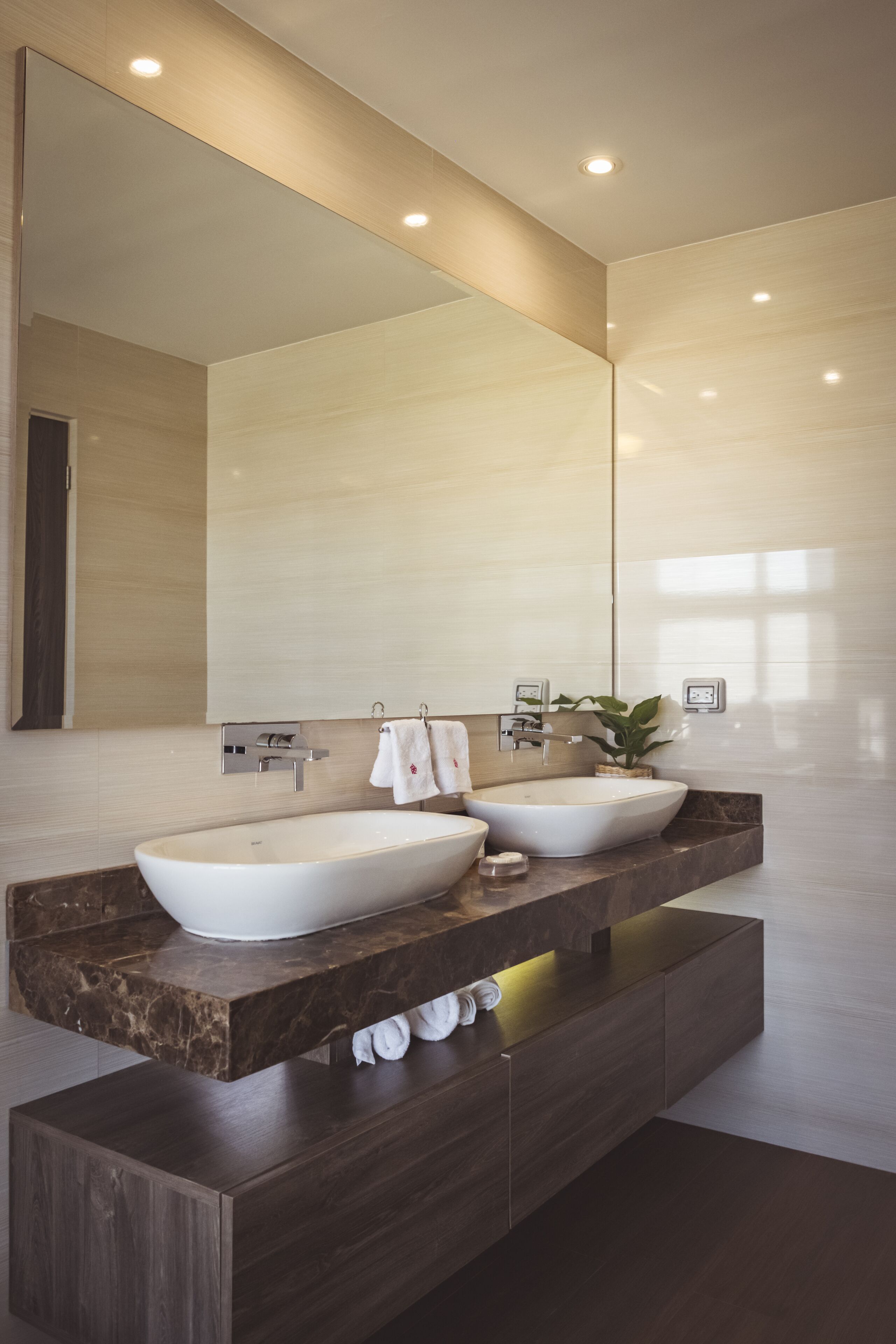 普通開放式套房 | 浴室 | 淋浴設備、淋浴花灑、毛巾