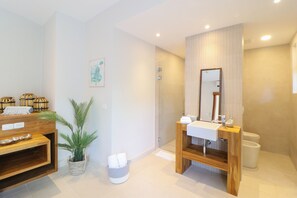 Hair dryer, towels - Elegant condo with private pool, AC, lanai with resort pool view - walk to beach (Playa Hermosa)