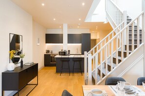 Interior - Large Duplex Apartment, Sun Terrace, Free Parking (Shrewsbury)