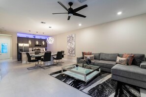 Smart TV, offices - Exclusive at Reunion Golf View Resort Style 764 (Celebration)