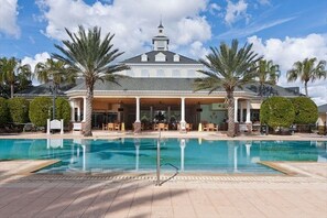 A heated pool - 3 Bedrooms, 2.5 bathrooms Townhouse (Celebration)