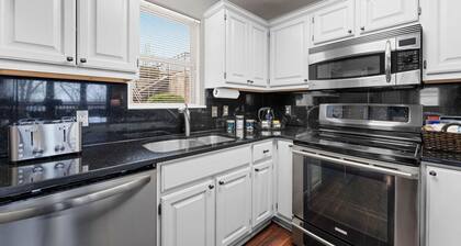 Spacious remodel 5 mn-SDC, 10 mn-Lake, 2BR 2.5BA