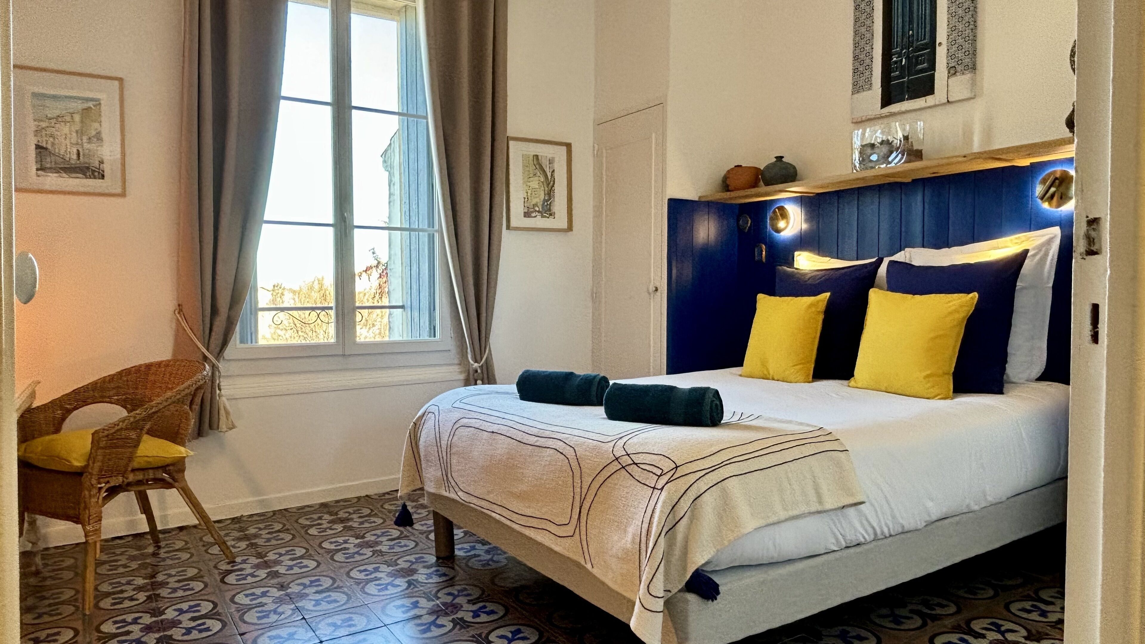 Desk, free WiFi, bed sheets
