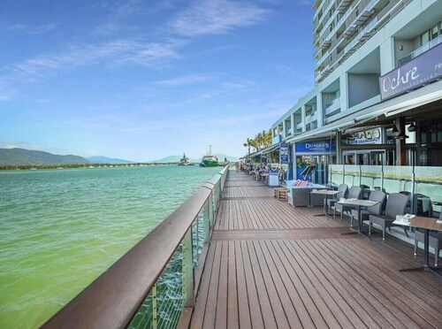 Waterfront Luxury at Harbour Lights: Stunning Marina Views & Prime Cairns Location