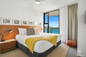 2 chambres, bureau, fer et planche à repasser, lit parapluie