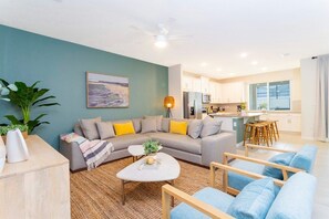 Smart TV, offices - Clean & Decor FREE Waterpark +  FlowRider 1872 (Four Corners)